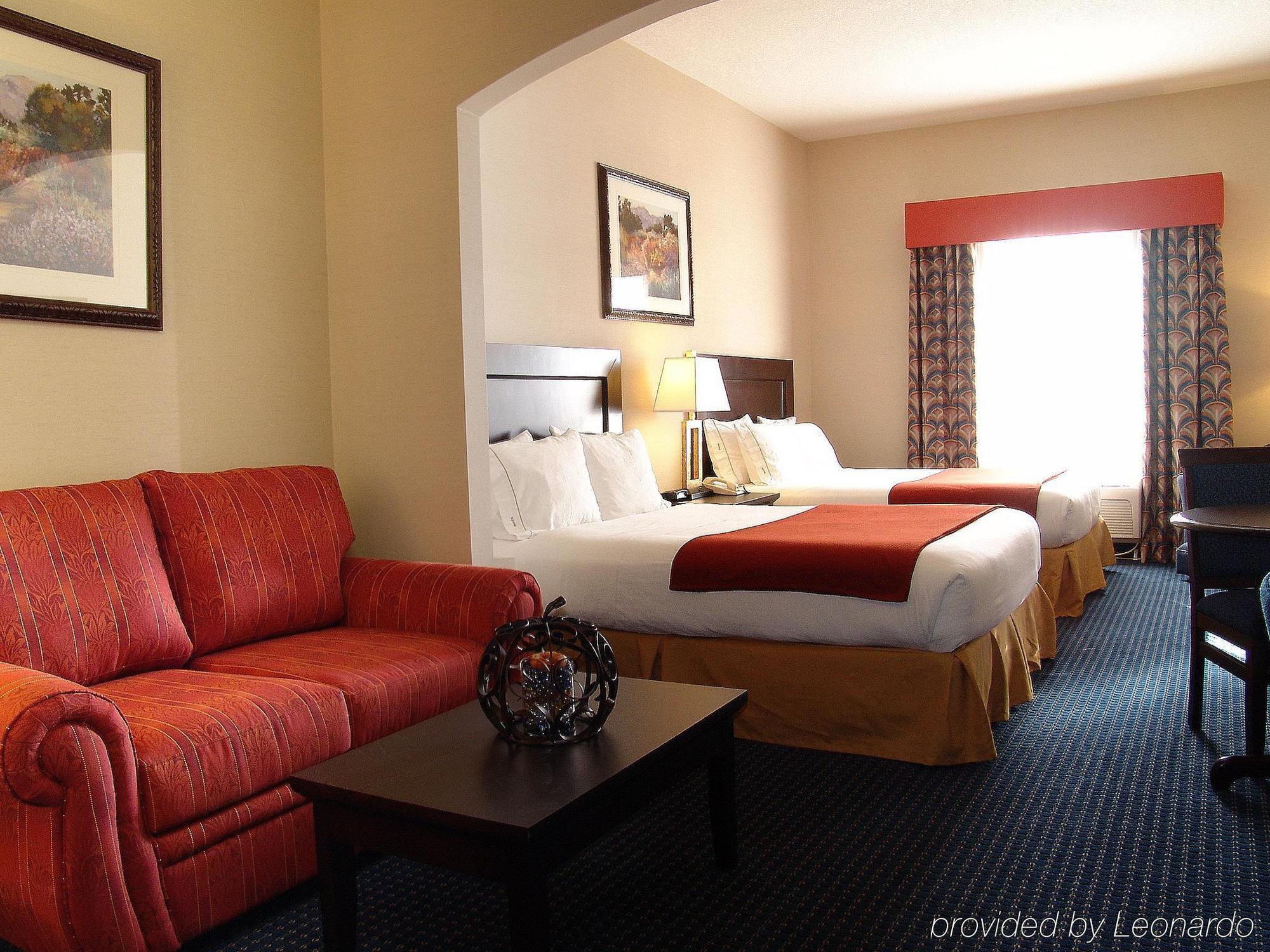 Holiday Inn Express Hotel & Suites-Hinton, An Ihg Hotel Room photo