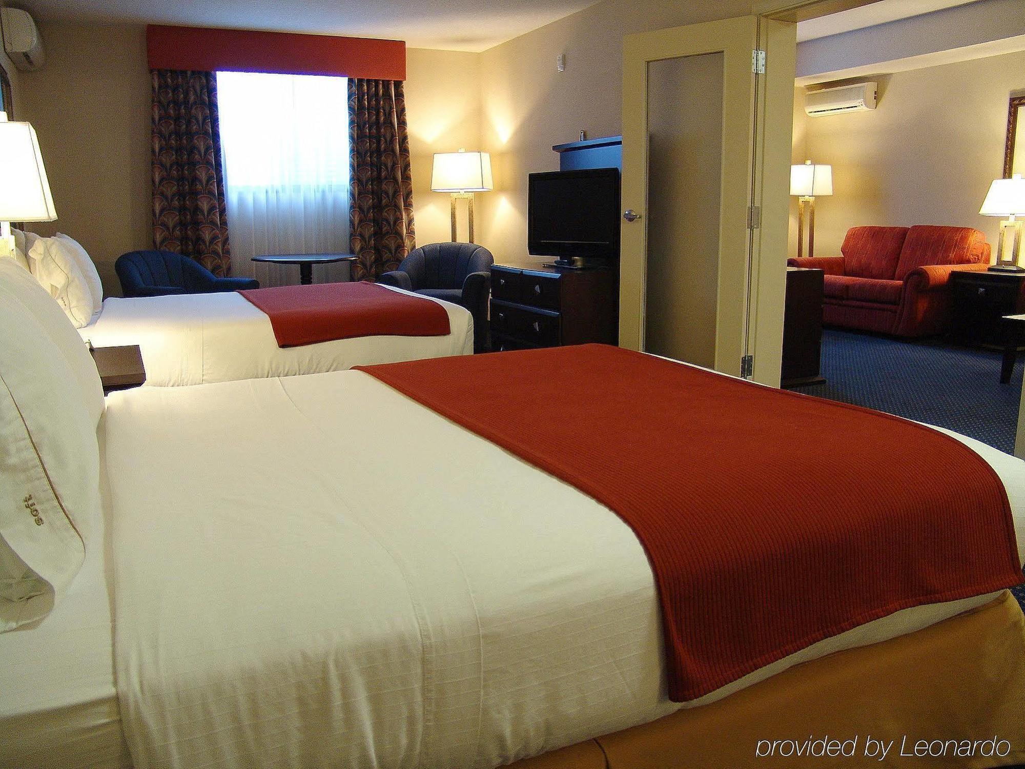 Holiday Inn Express Hotel & Suites-Hinton, An Ihg Hotel Room photo
